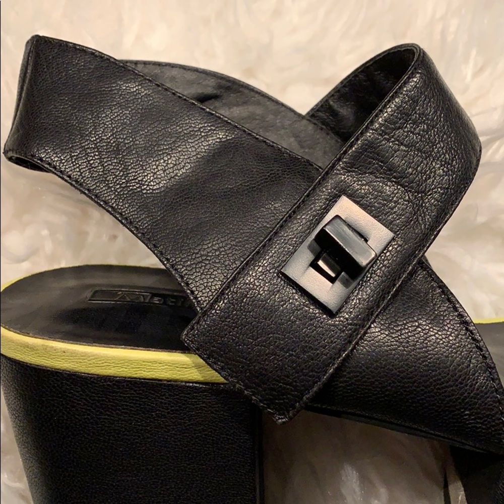 Shoes - Picture 8 of 8